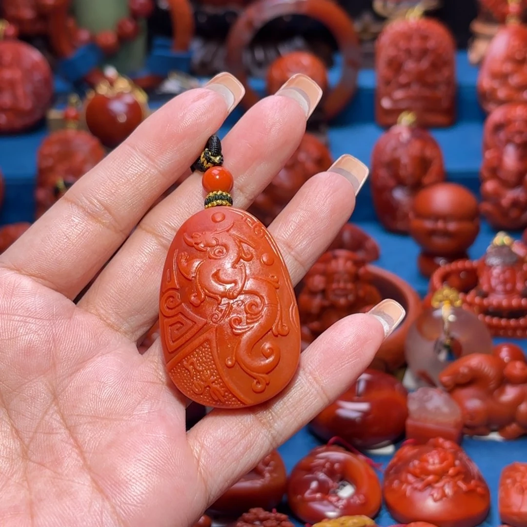 未镶嵌雕刻南红玛瑙阿**生