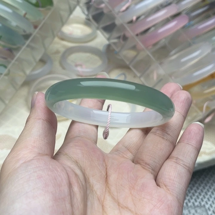 玛瑙/玉髓未镶嵌手镯55圈口