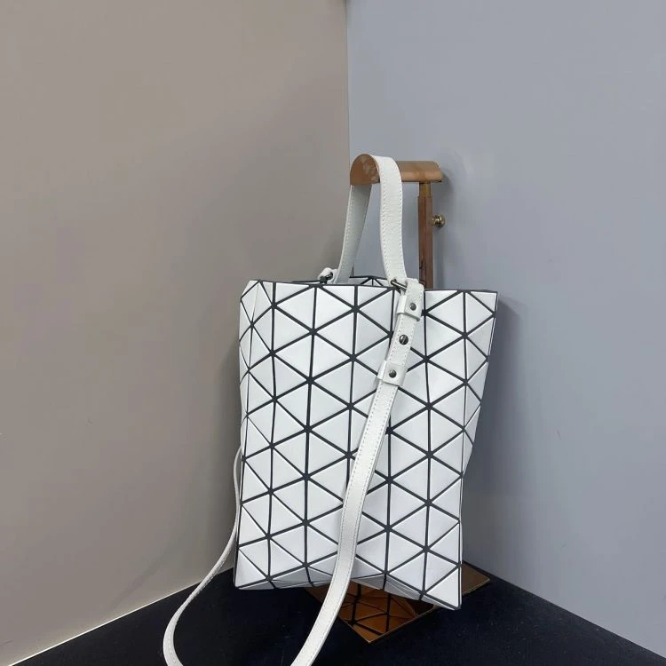 95新/三宅一生/C18373238334/[260104CZ02]