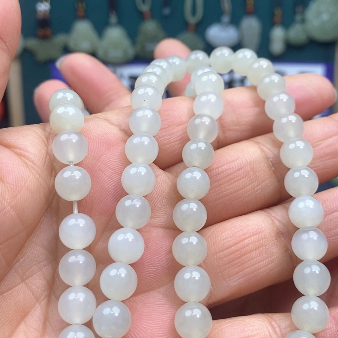 和田玉颈饰未镶嵌青**白