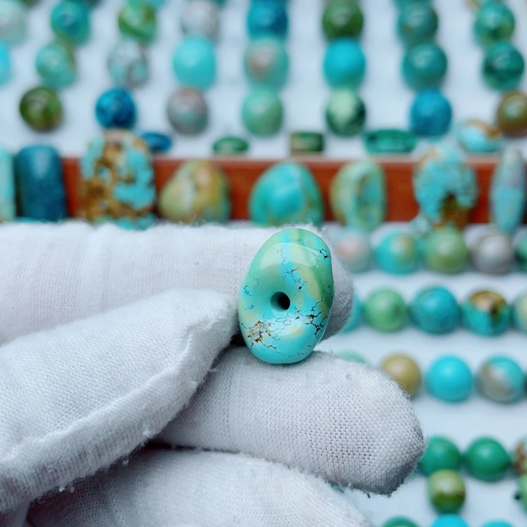 未镶嵌绿松石珠宝奇石