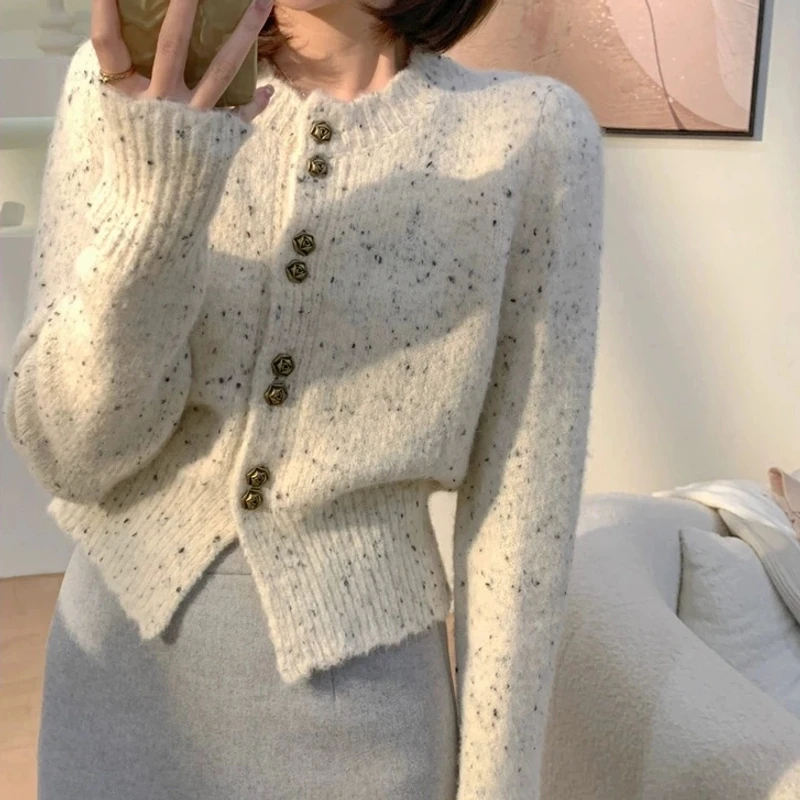 2024秋季新款简约短款针织开衫女宽松波点圆领毛衣长袖外套上衣潮