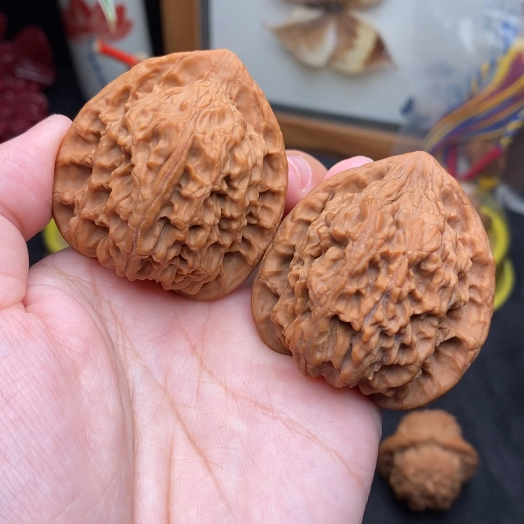 文玩核桃把件43红狮子