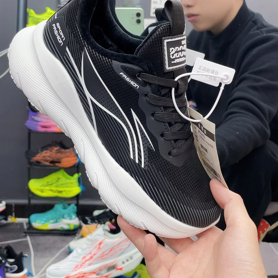 38码皮面加绒黑白色