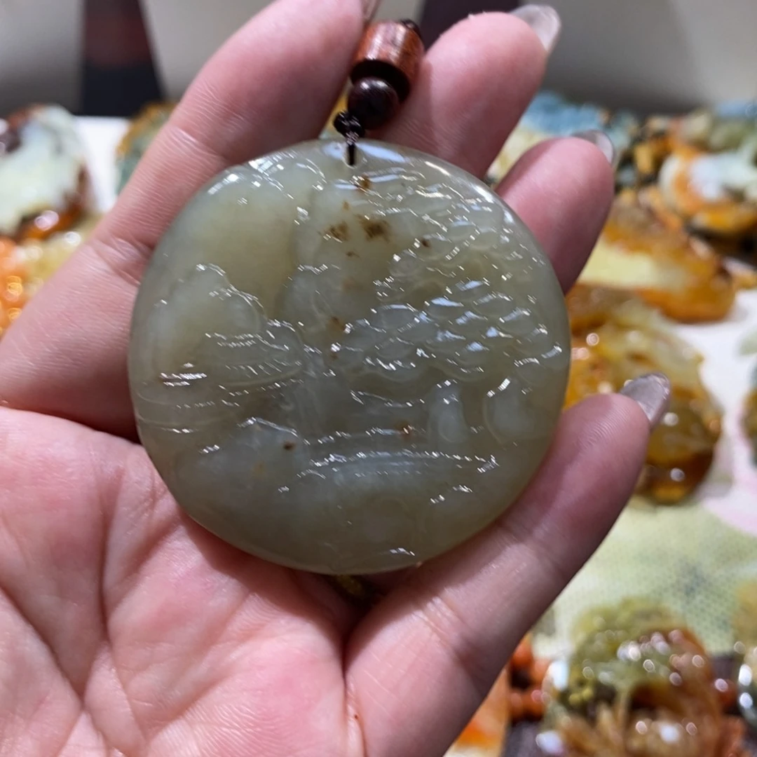 蛇纹石玉未镶嵌颈饰