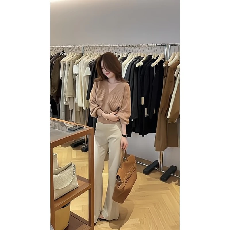 韩系温柔风V领蝙蝠袖针织衫高级感气质收腰显瘦短款上衣直筒裤