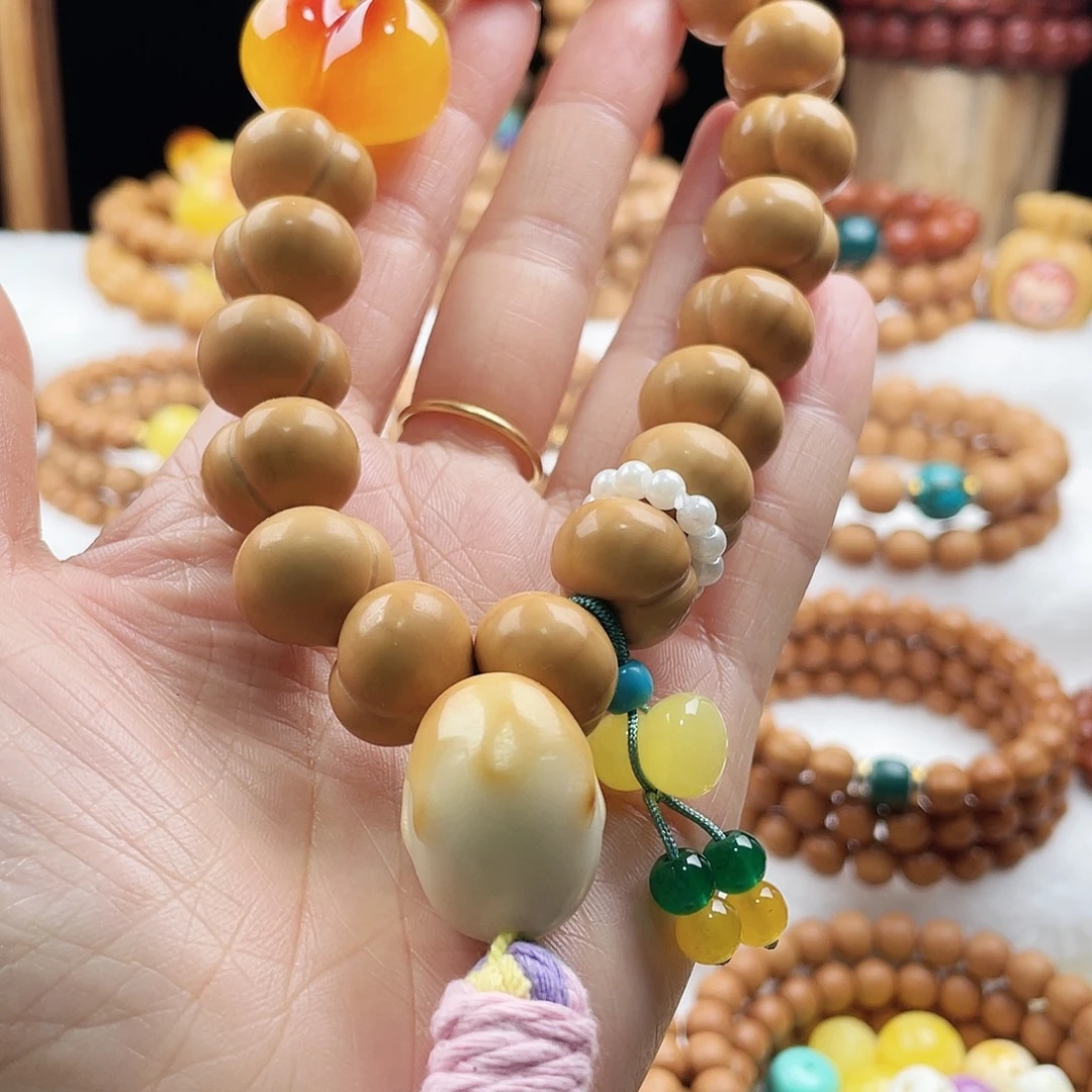 吊坠猴头核桃屁桃