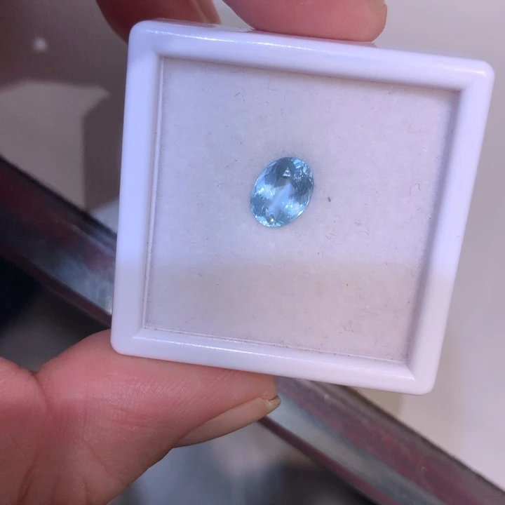海蓝宝石笔搁未镶嵌裸石1.83克拉