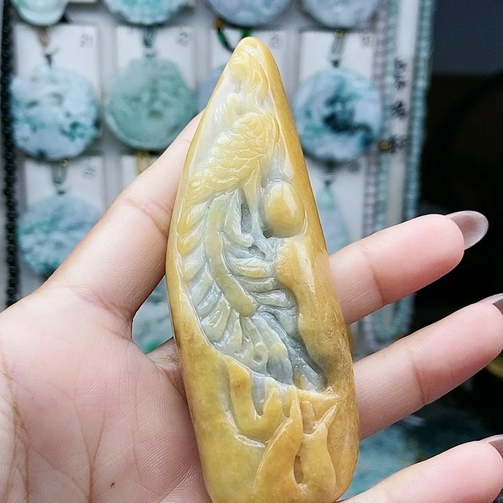 颈饰足铂镶嵌翡翠翡翠