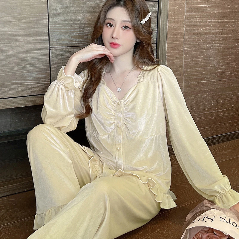 金丝绒睡衣女款蕾丝睡衣秋季长袖长裤新款秋冬高级感带胸垫家居服