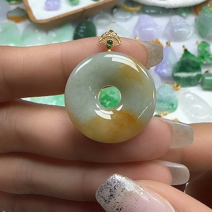 翡翠颈饰未镶嵌甜甜圈