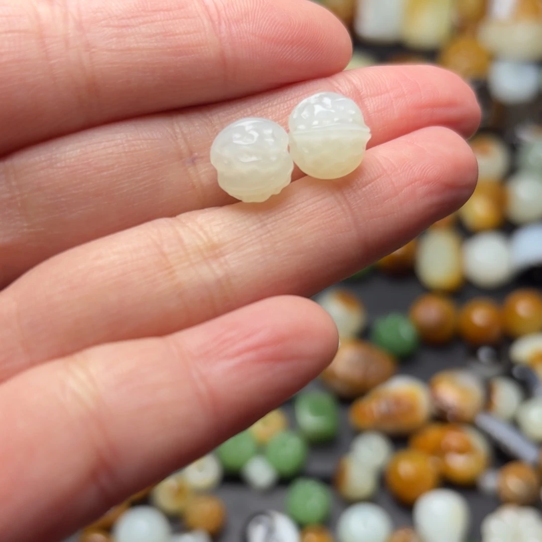 和田玉颈饰未镶嵌蓝****边