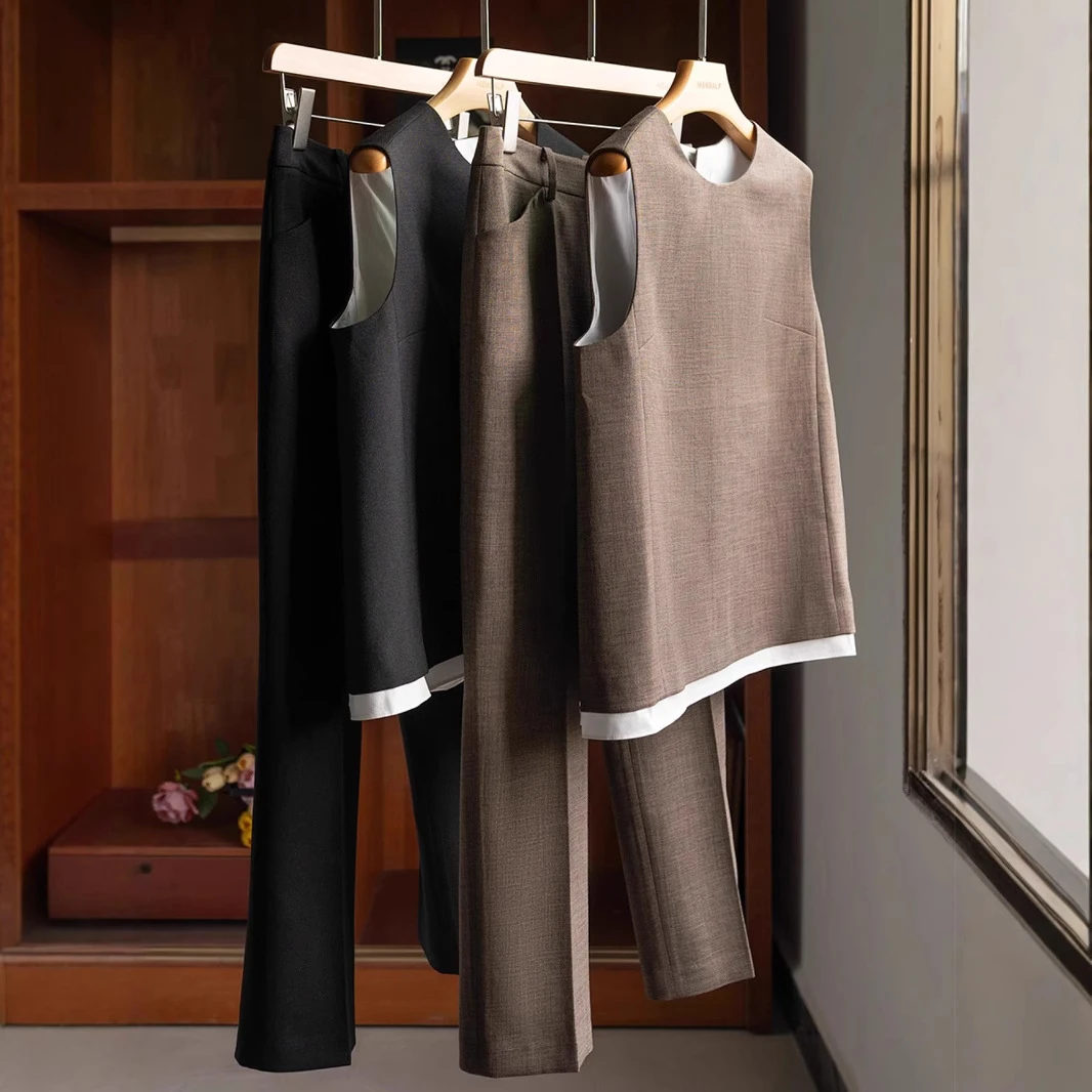 2025新款 绝美气质 背扣开叉马甲+中缝线西裤套装