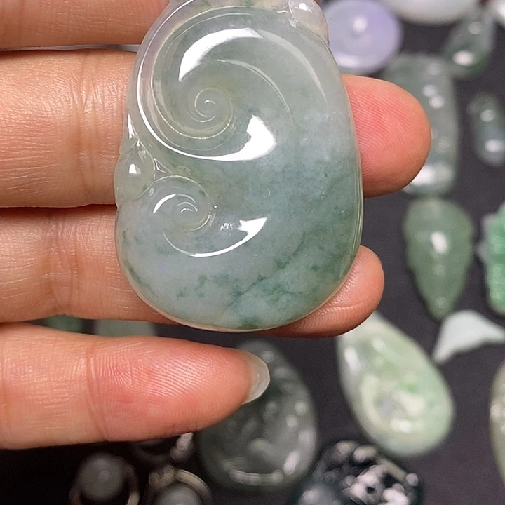 翡翠未镶嵌颈饰漏漏漏漏漏