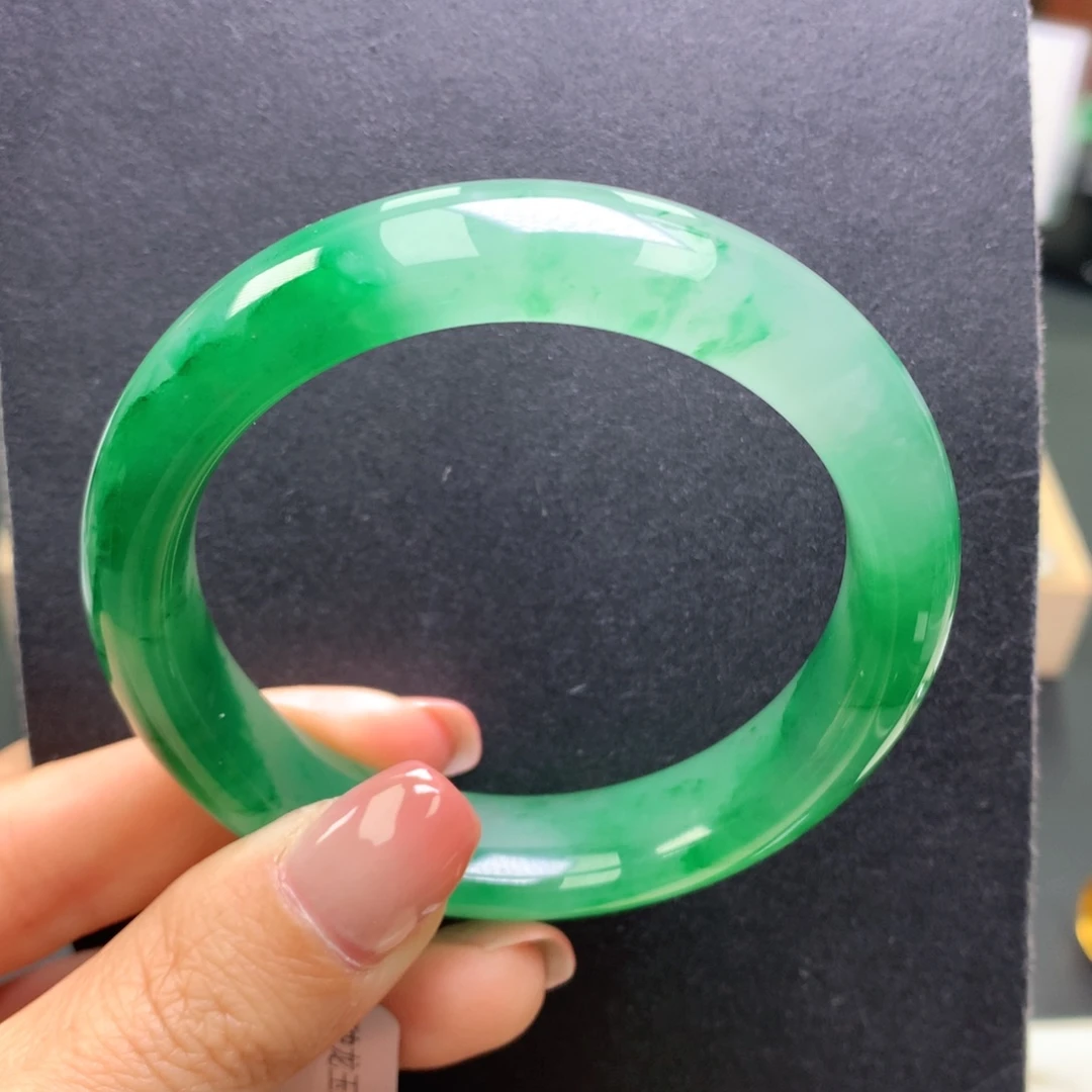 石英质玉（非洲翠）未镶嵌手镯