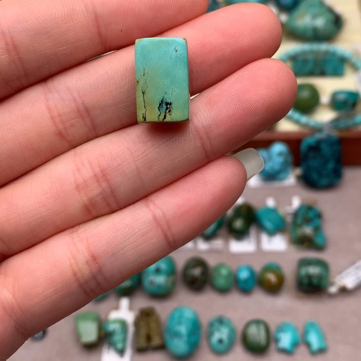 绿松石未镶嵌珠宝奇石