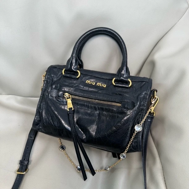 95新 MIU MIU/缪缪 黑色油腊皮机车单肩斜挎包