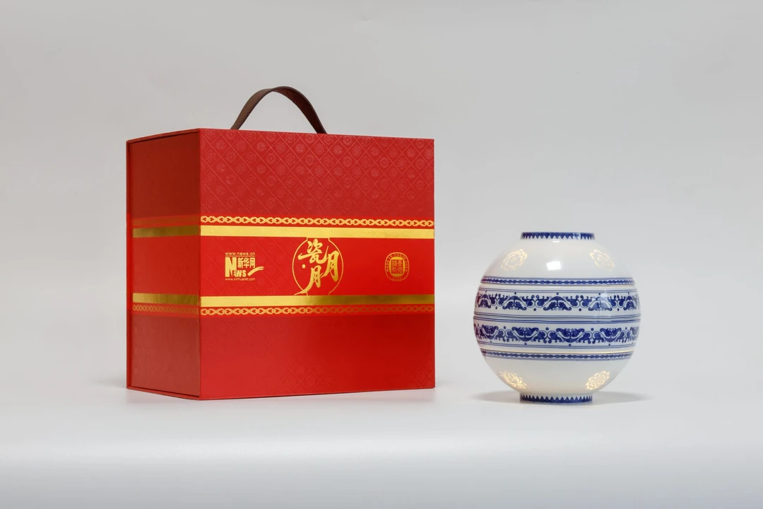 《景东专属》瓷月月精品摆件