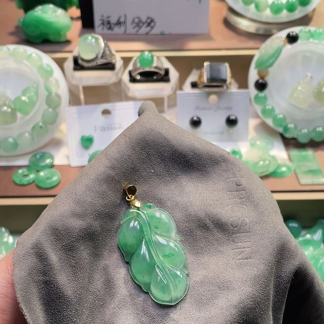 石英质玉未镶嵌吊坠