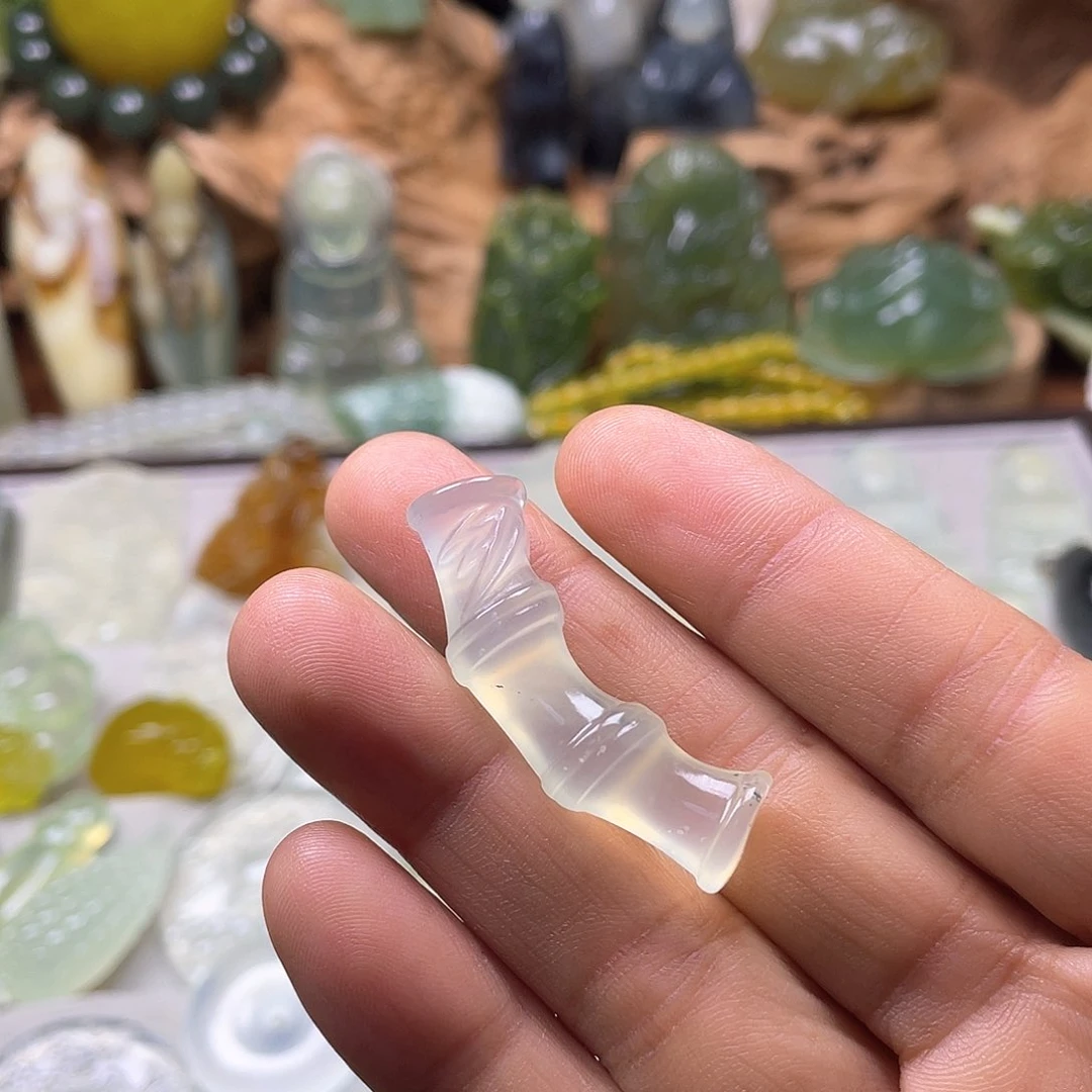 未镶嵌蛇纹石玉珠宝奇石