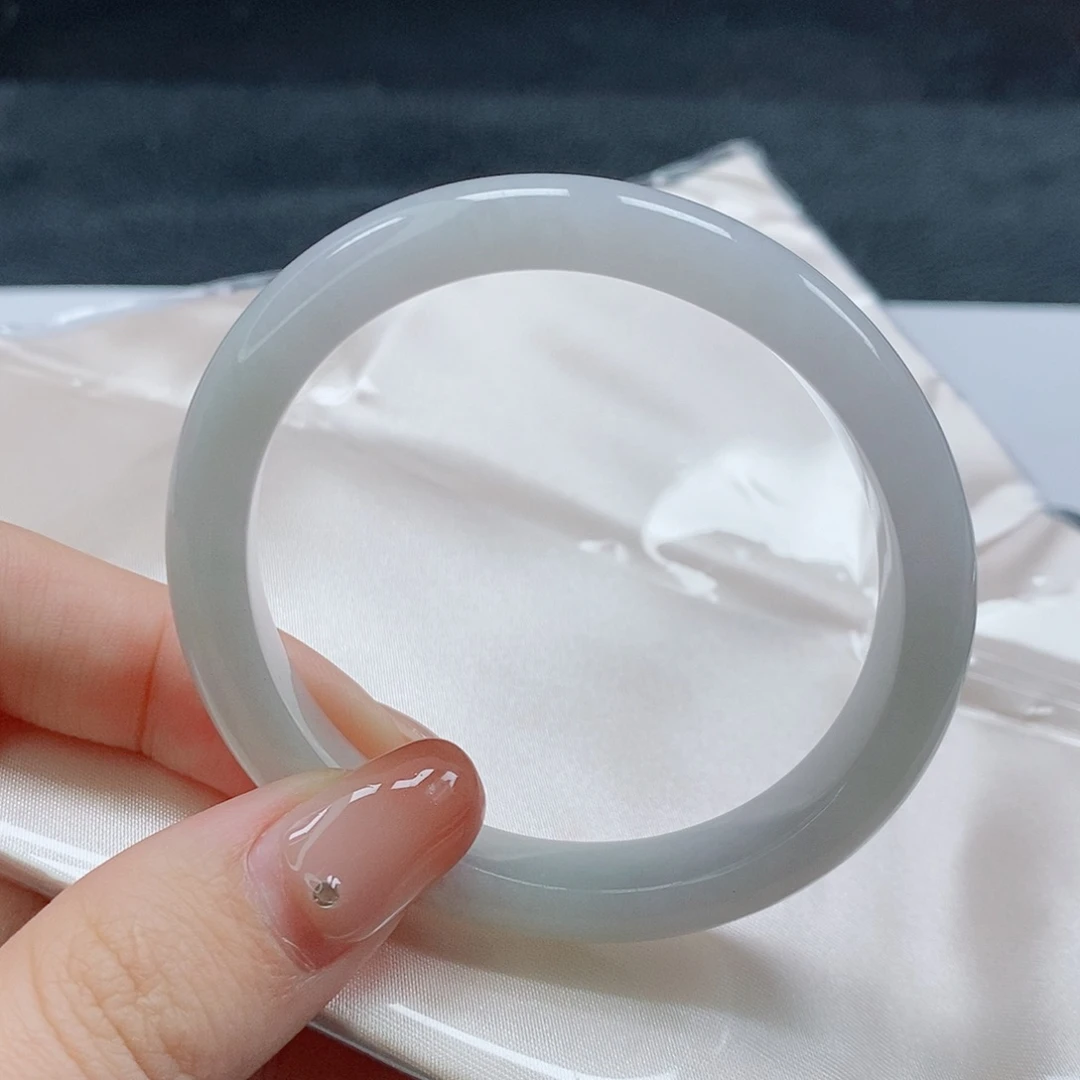 【闪购商品】未镶嵌手镯（贵妃镯）翡翠525号