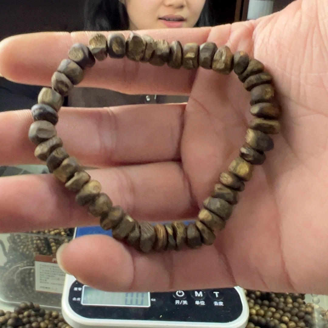 沉香沉香碎屑随行单圈一条