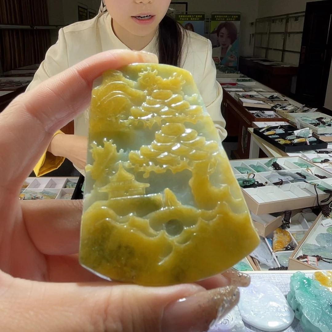 翡翠未镶嵌颈饰一