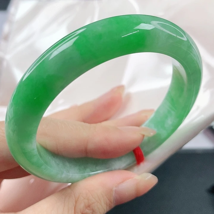 未镶嵌手镯翡翠，668