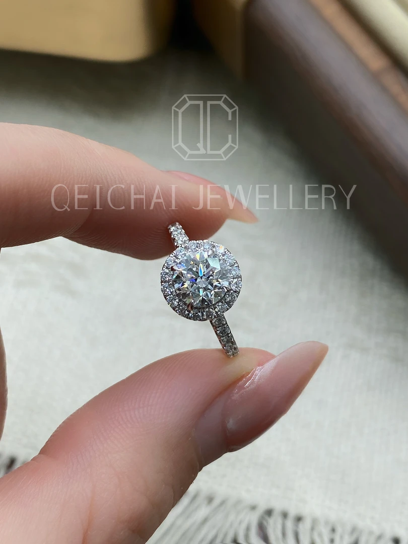 实验室培育钻石铂金PT950 圆包Theone款钻戒，NGTC证书