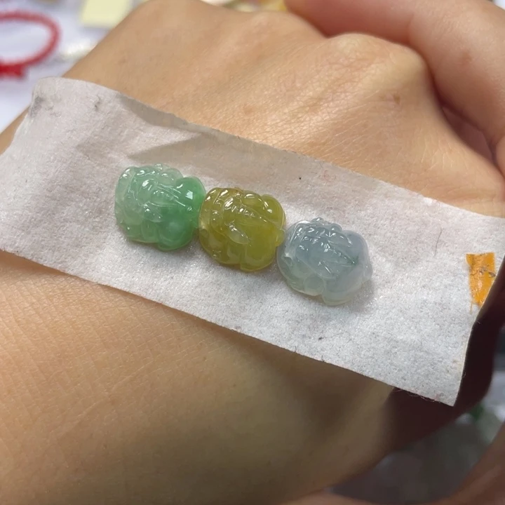 翡翠未镶嵌手绳79999999