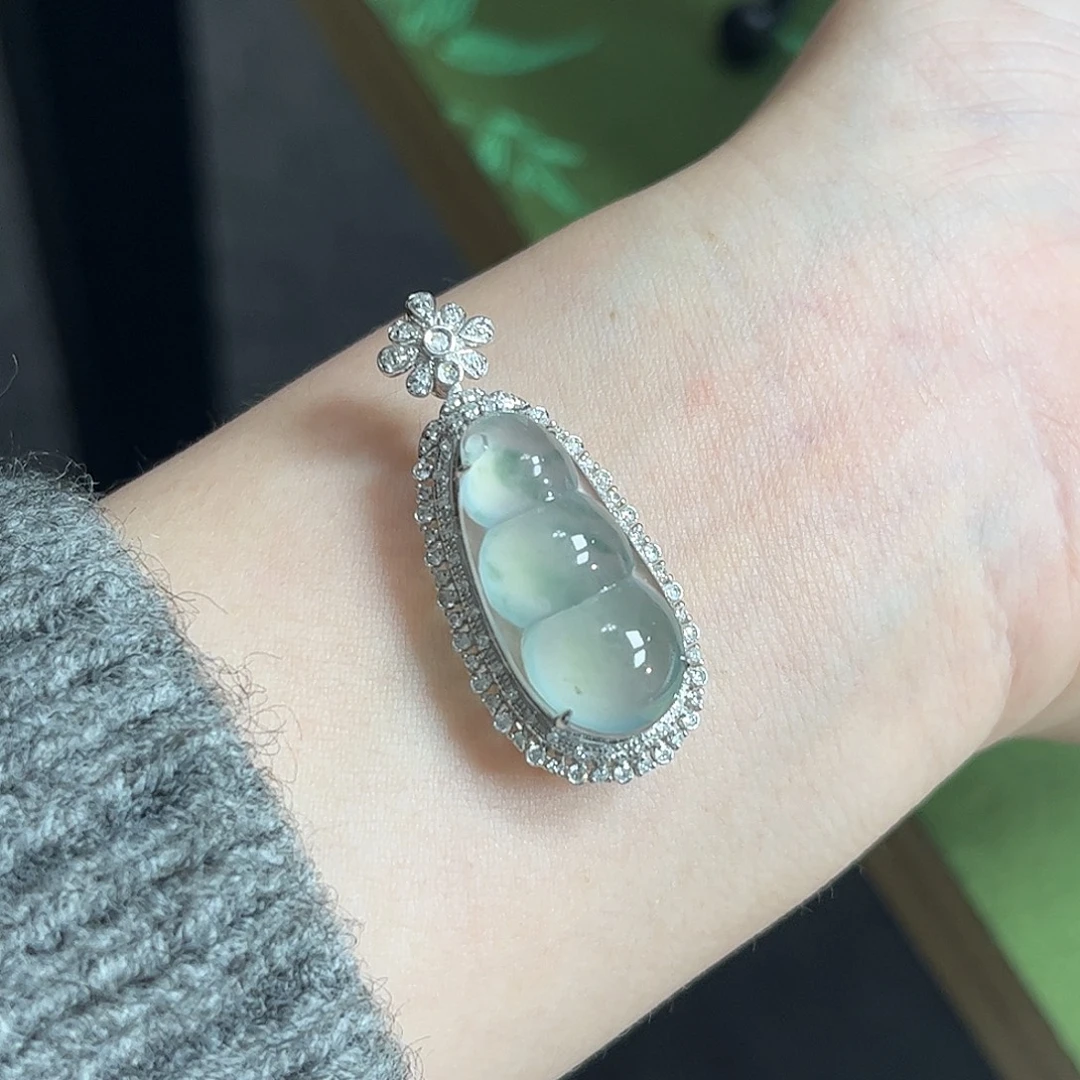 翡翠18K金镶嵌吊坠(不含链)冰飘花豆