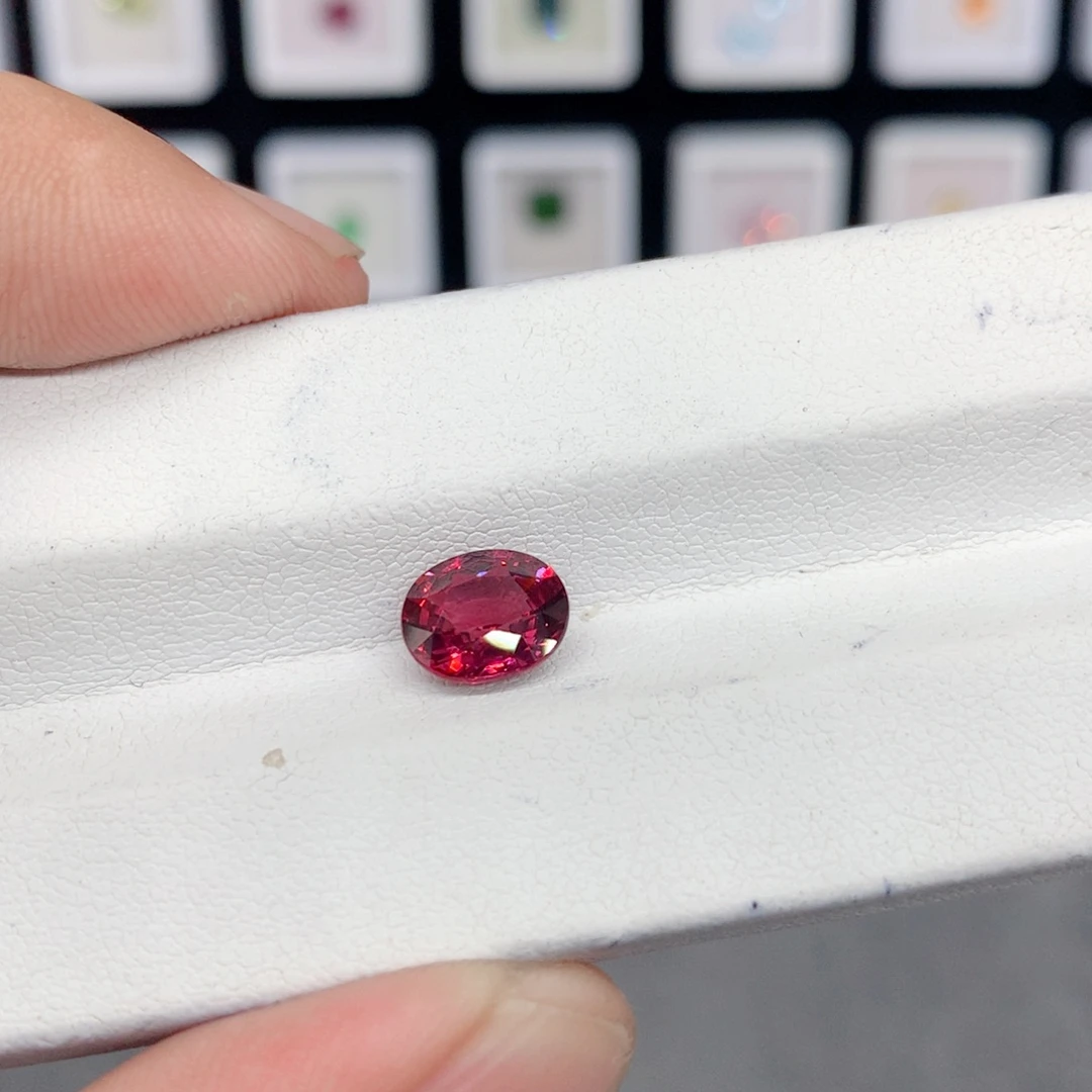 石榴石裸石未镶嵌来****猫2.08克拉