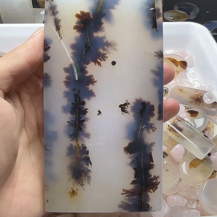 兴***录玛瑙/玉髓合金颈饰