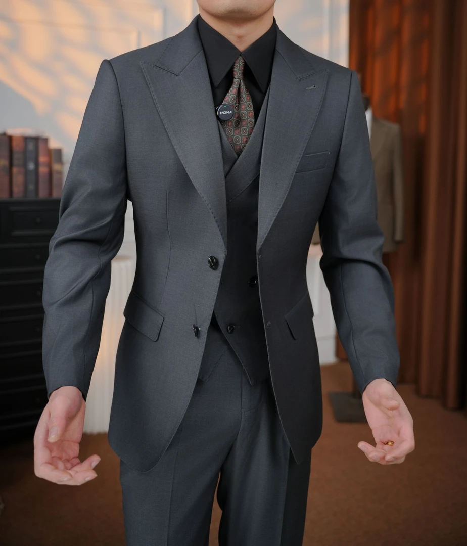 套装高级灰春款 单排扣戗驳领高级灰西服套装英伦男士高定西装结