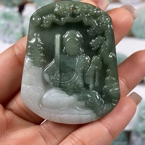 翡翠颈饰未镶嵌不动明王有色线福利