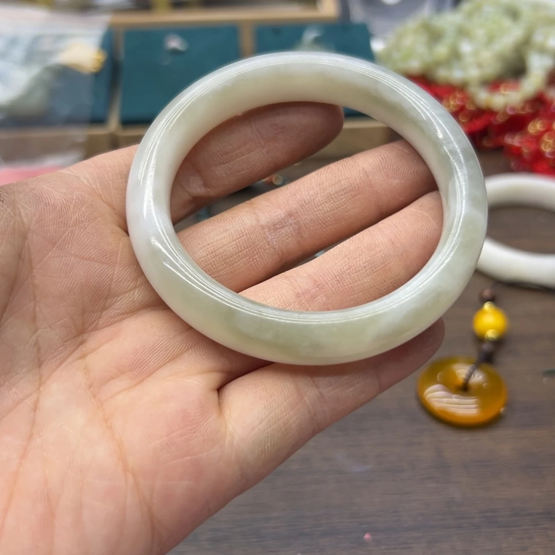 和田玉未镶嵌手镯57.8圈围1371