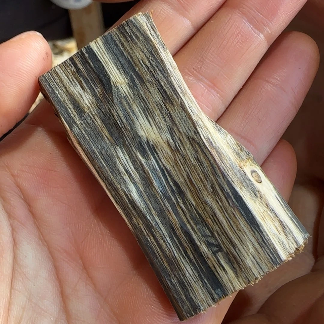 慢***快沉香沉香碎屑100号奇楠沉香原木一个蓝宝石