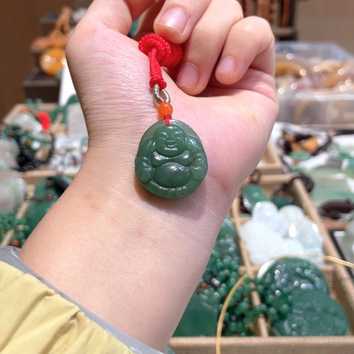 石英质玉未镶嵌颈饰