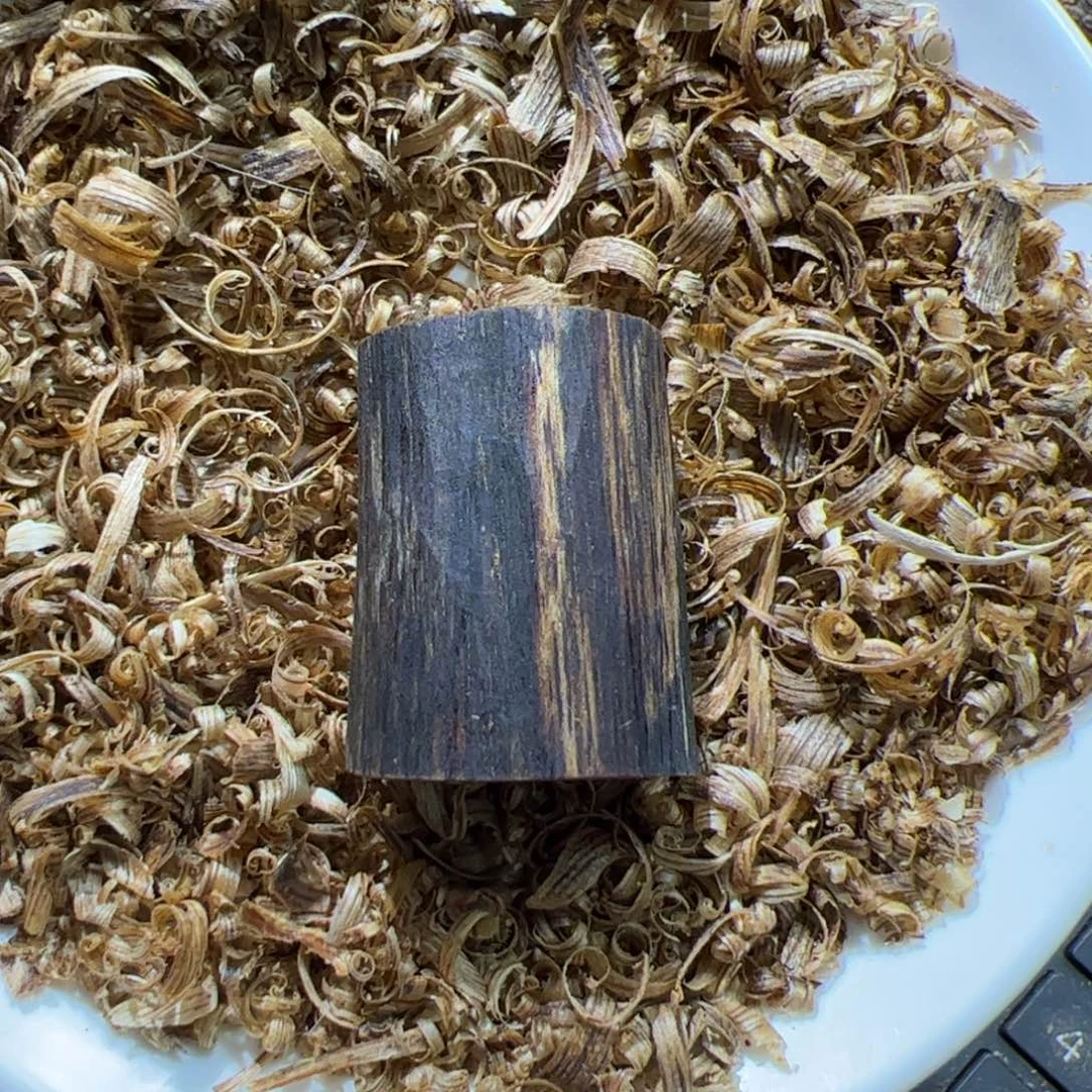 沉香碎屑沉香绿棋素牌7.5克