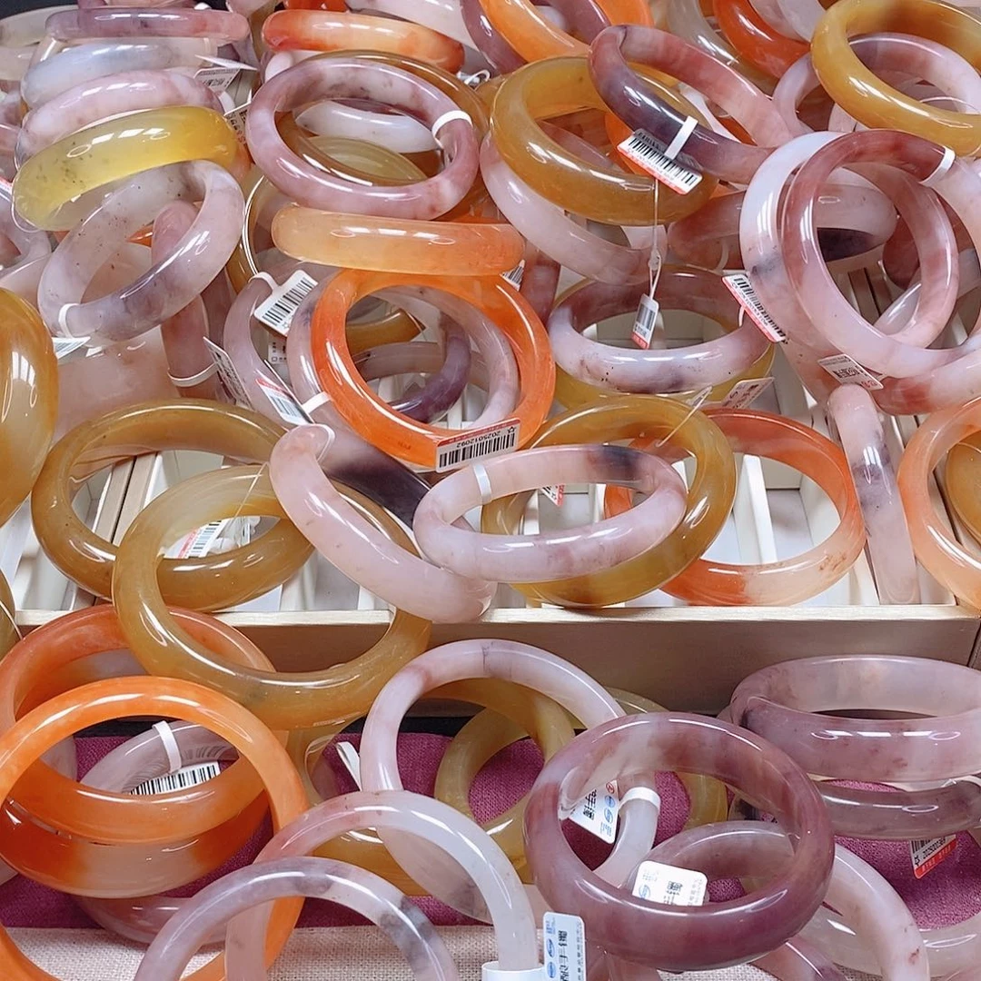 未镶嵌手镯石英质玉（金丝玉）