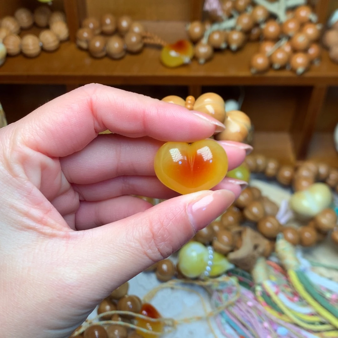 小***⁵猴头核桃吊坠腮红爱心