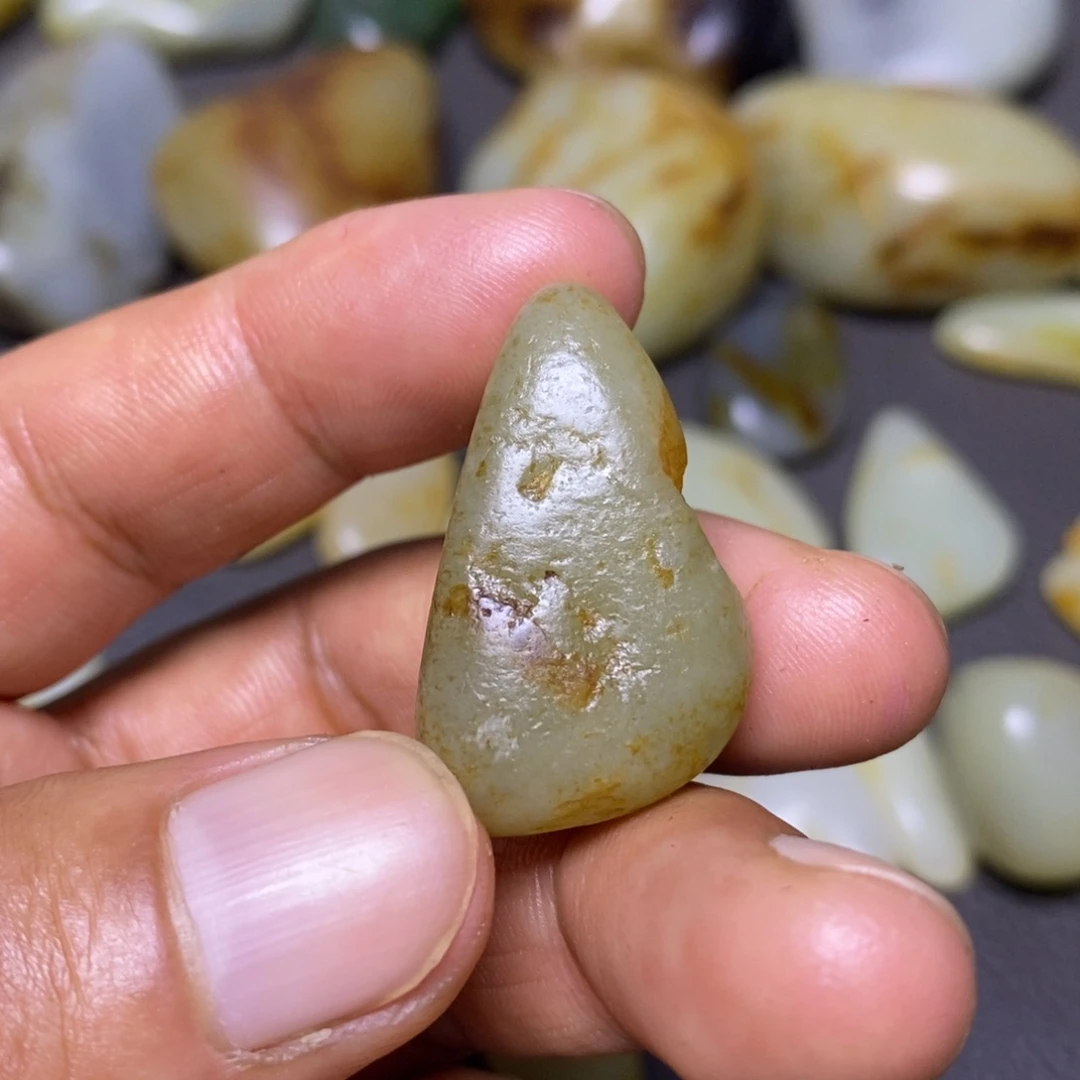 和田玉（糖玉）未镶嵌挂件
