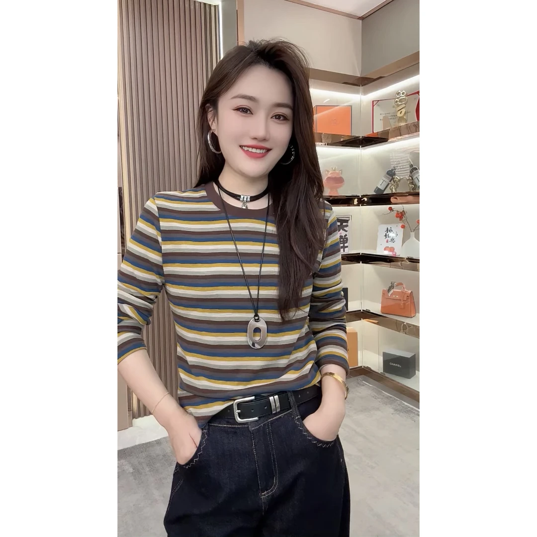 2025秋新款时尚设计感圆领条纹长袖T恤女修身显瘦百搭上衣女时尚