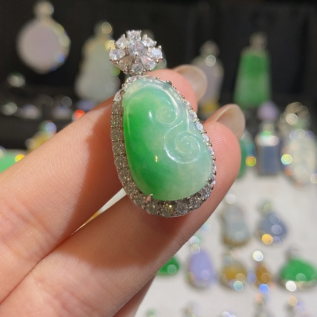 翡翠颈饰银S925镶嵌天然翡翠