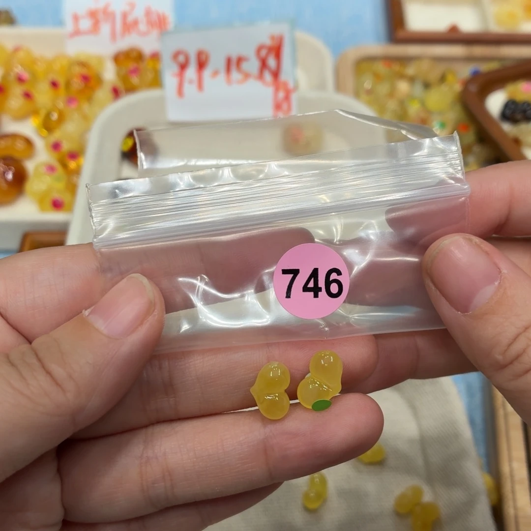 琥珀未镶嵌珠宝奇石