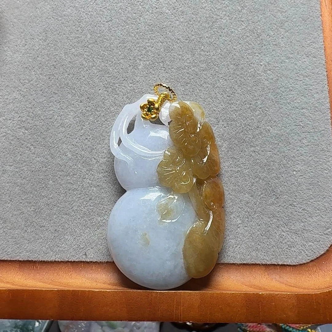 吊坠(赠链)未镶嵌翡翠