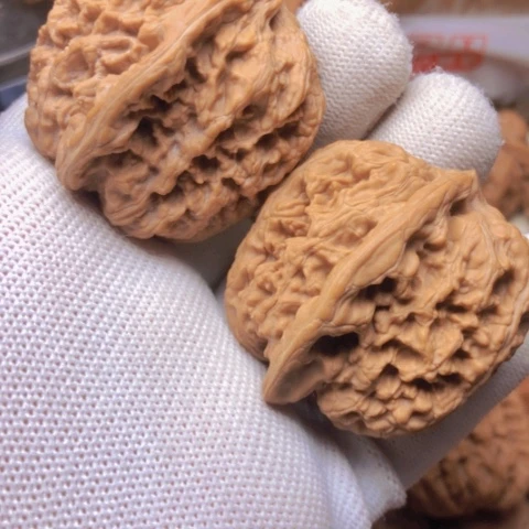 【闪购商品】桃核吊坠林**人将军狮子头