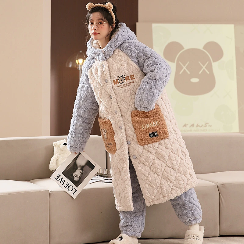 三层夹棉加厚睡袍冬季法兰绒睡衣女士卡通可爱珊瑚绒家居服 8970