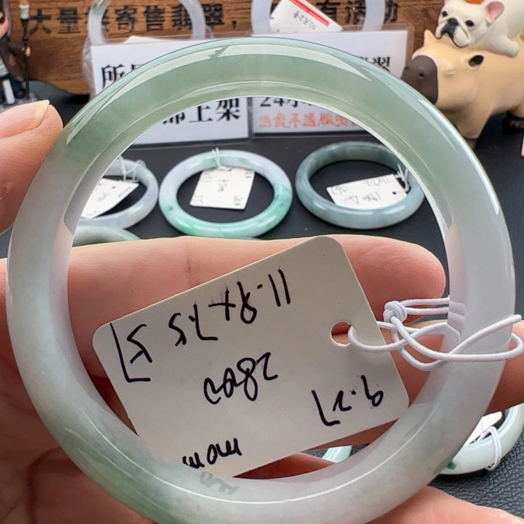 翡翠未镶嵌手镯57