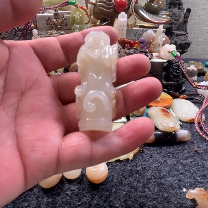天***泰未镶嵌和田玉（糖玉）挂件